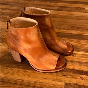 BED | STU   Genuine Leather  Peep Toe Booties 💥